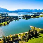 Nr 2, Neben Einem Bauernhof, Rosshaupten, Allgaeu * Roßhaupten